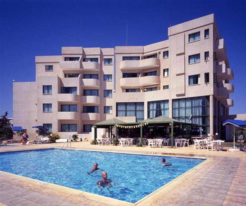 Isaac Aparthotel Pernera エクステリア 写真