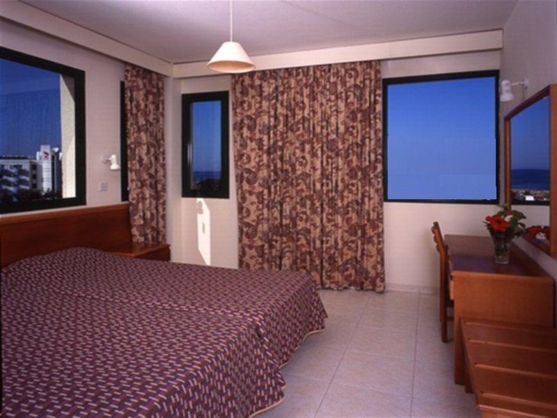 Isaac Aparthotel Pernera エクステリア 写真